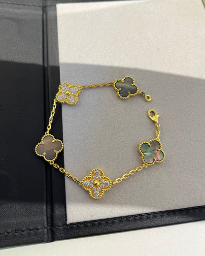 Van Cleef & Arplels Vintage Alhambra Bracelet, 5 Motifs